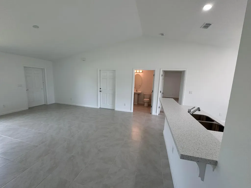 532 SW Buswell Avenue Port St Lucie FL 34983