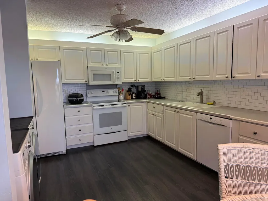 1520 NW 19th Terrace Delray Beach FL 33445
