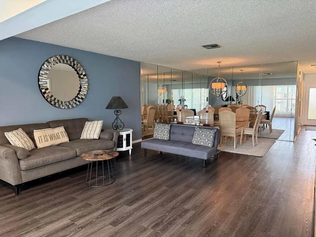 1520 NW 19th Terrace Delray Beach FL 33445