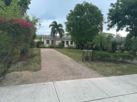 729 SE 2nd Avenue Delray Beach FL 33483