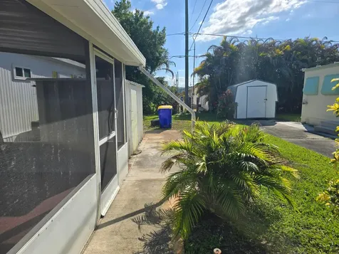 8122 SE Skylark Avenue Hobe Sound FL 33455