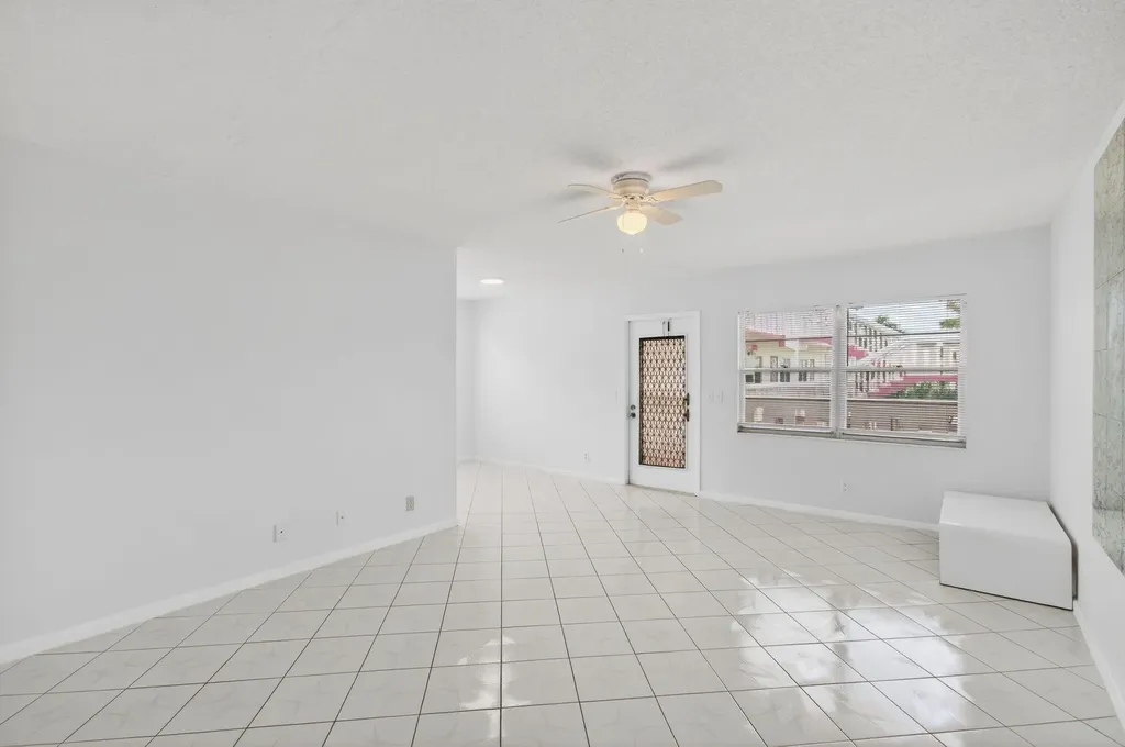 360 Fanshaw I Boca Raton FL 33434