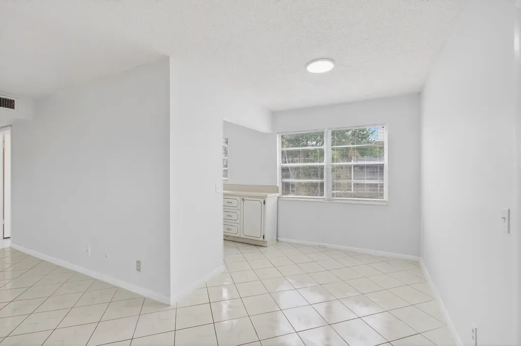 360 Fanshaw I Boca Raton FL 33434