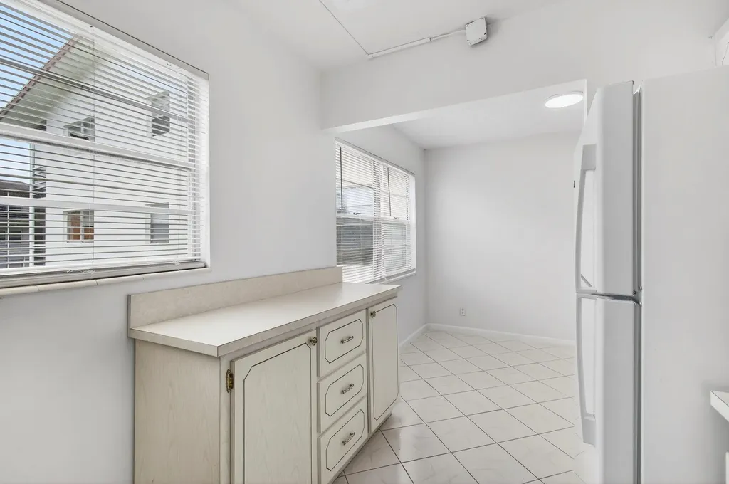 360 Fanshaw I Boca Raton FL 33434