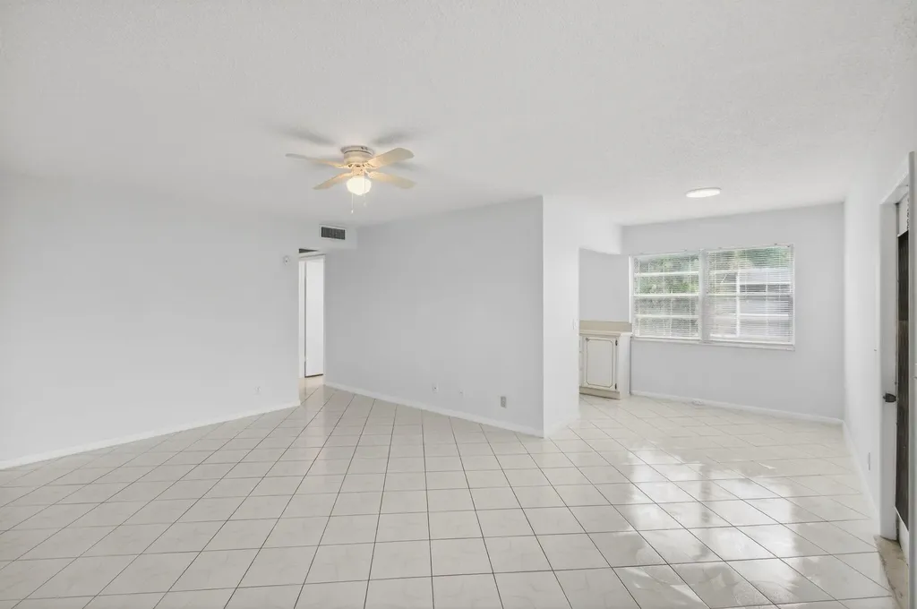 360 Fanshaw I Boca Raton FL 33434