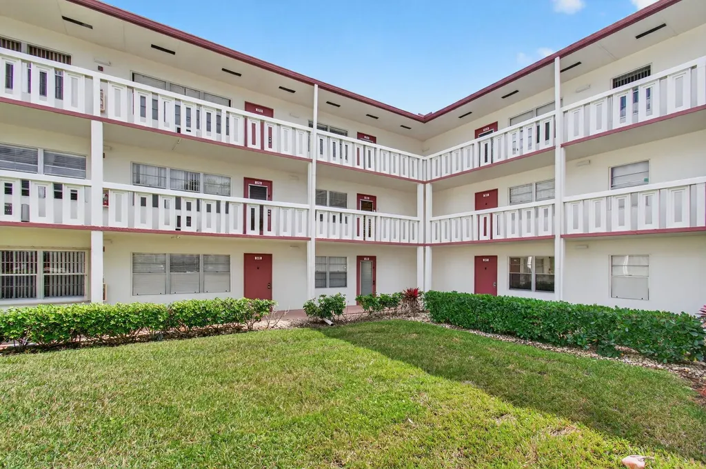 360 Fanshaw I Boca Raton FL 33434