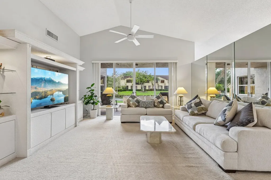 1110 NW 105th Way Plantation FL 33322