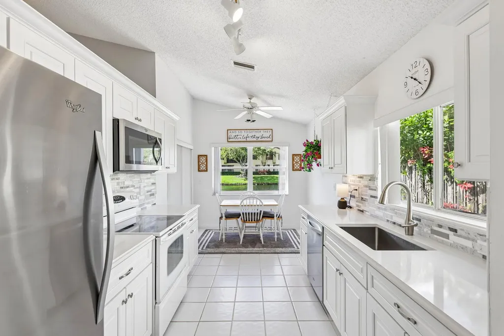 1110 NW 105th Way Plantation FL 33322