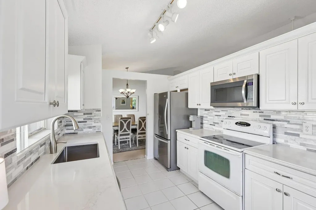 1110 NW 105th Way Plantation FL 33322