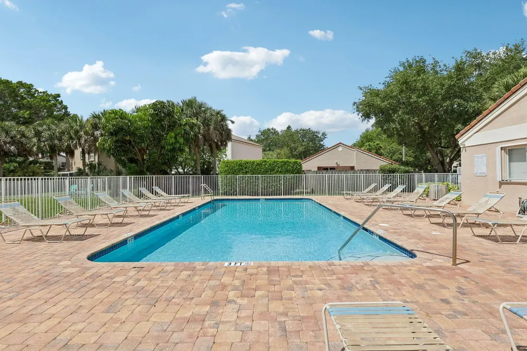1110 NW 105th Way Plantation FL 33322