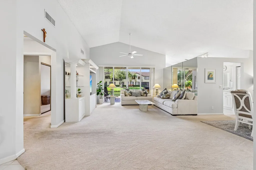 1110 NW 105th Way Plantation FL 33322