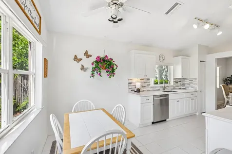 1110 NW 105th Way Plantation FL 33322