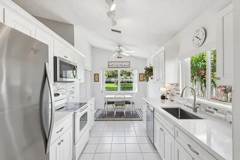 1110 NW 105th Way Plantation FL 33322
