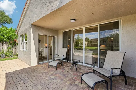 1110 NW 105th Way Plantation FL 33322