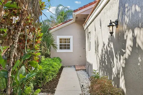 1110 NW 105th Way Plantation FL 33322