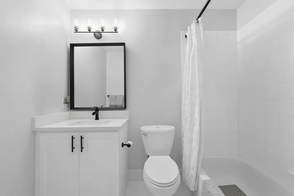 10581 NW 56th Place Coral Springs FL 33076