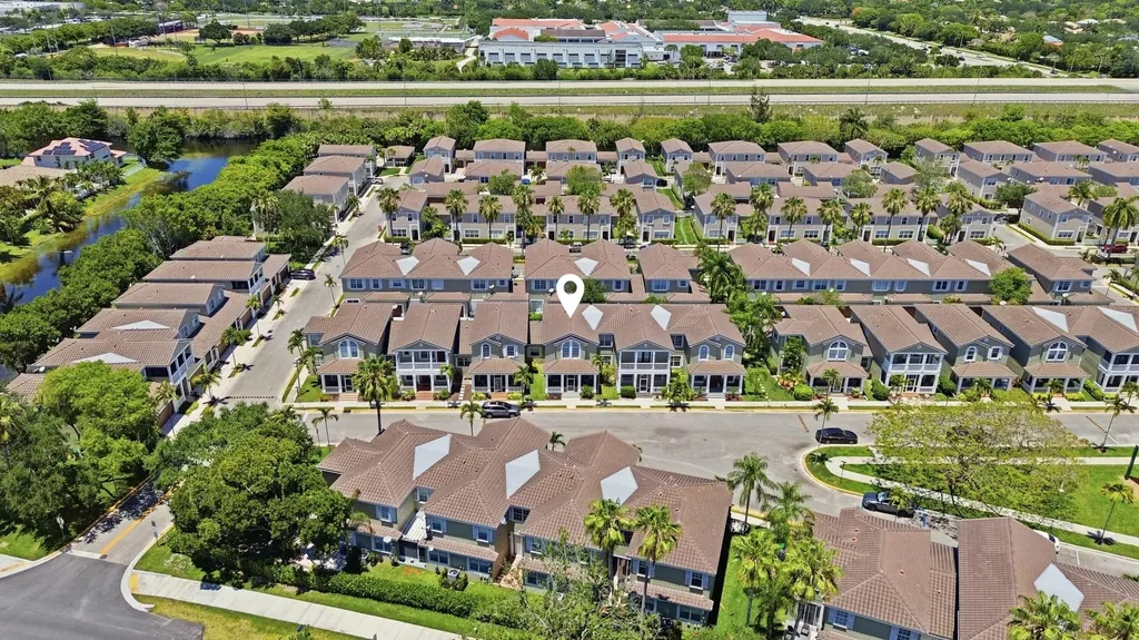 10581 NW 56th Place Coral Springs FL 33076