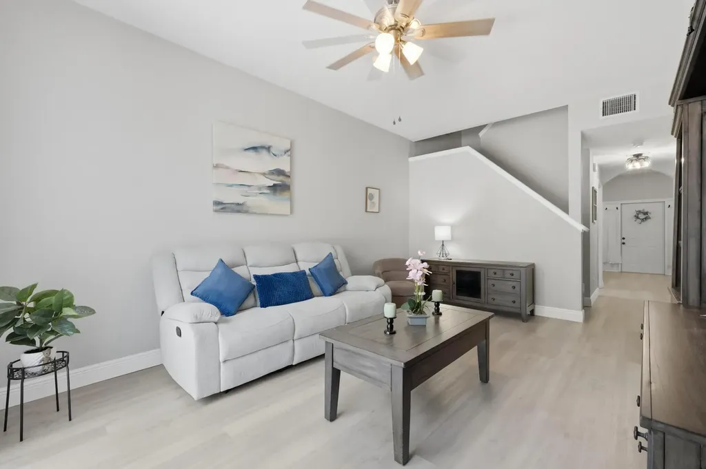 10581 NW 56th Place Coral Springs FL 33076