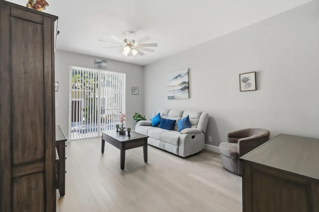 10581 NW 56th Place Coral Springs FL 33076