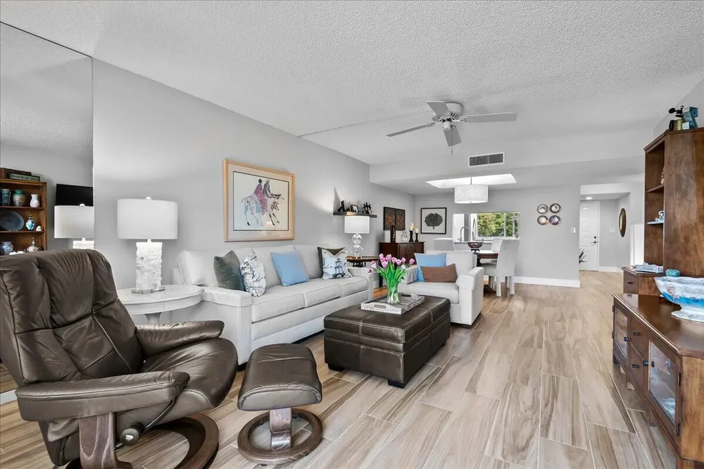 6698 10th Avenue N Lake Worth FL 33461