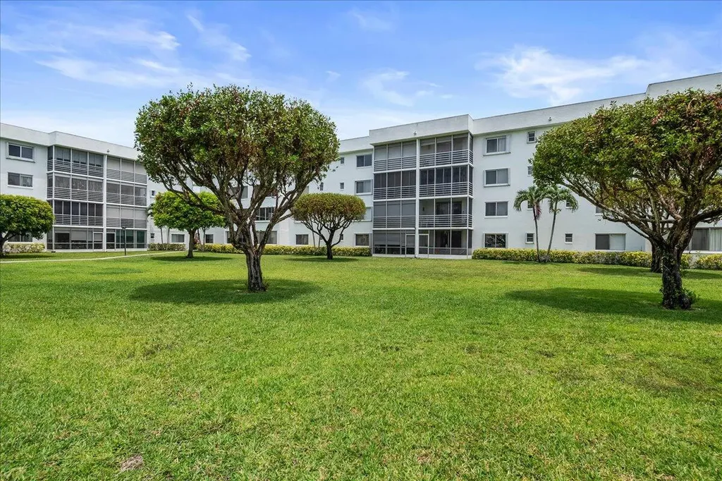 6698 10th Avenue N Lake Worth FL 33461