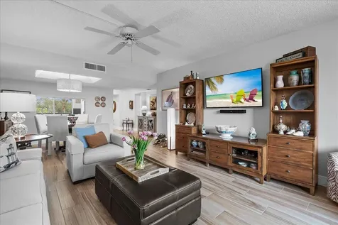 6698 10th Avenue N Lake Worth FL 33461