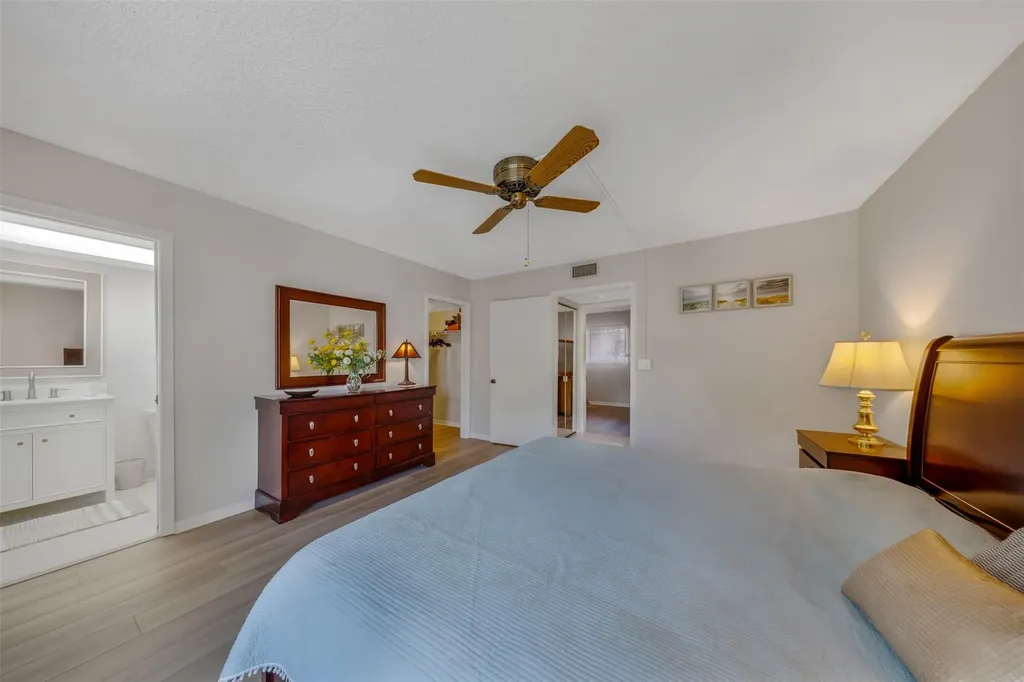 5250 Las Verdes Circle Delray Beach FL 33484