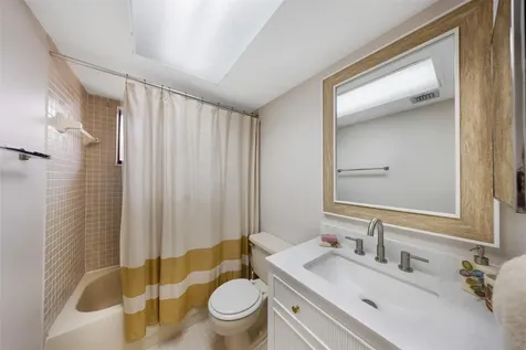 5250 Las Verdes Circle Delray Beach FL 33484