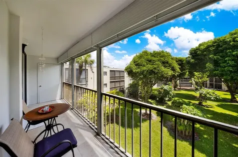 5250 Las Verdes Circle Delray Beach FL 33484