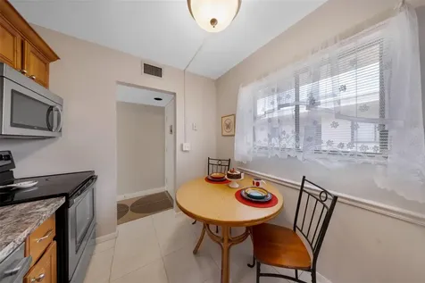 5250 Las Verdes Circle Delray Beach FL 33484