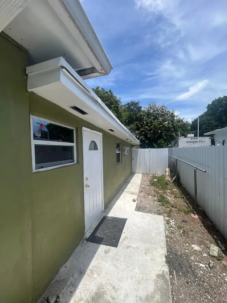 845 NW 132nd Street North Miami FL 33168