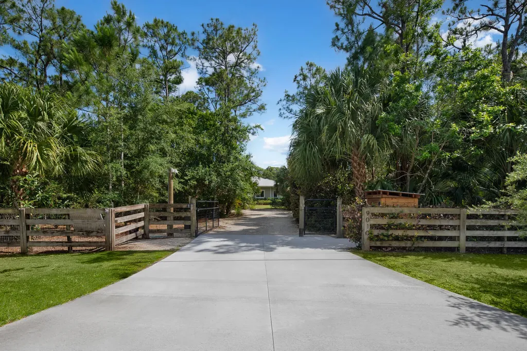 9010 Valley Oak Place Jupiter FL 33478