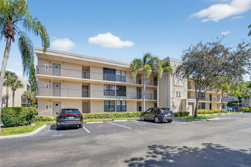 11 Royal Palm Way Boca Raton FL 33432