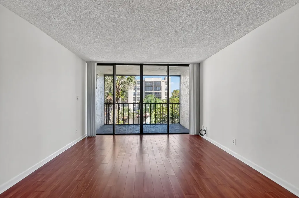 11 Royal Palm Way Boca Raton FL 33432