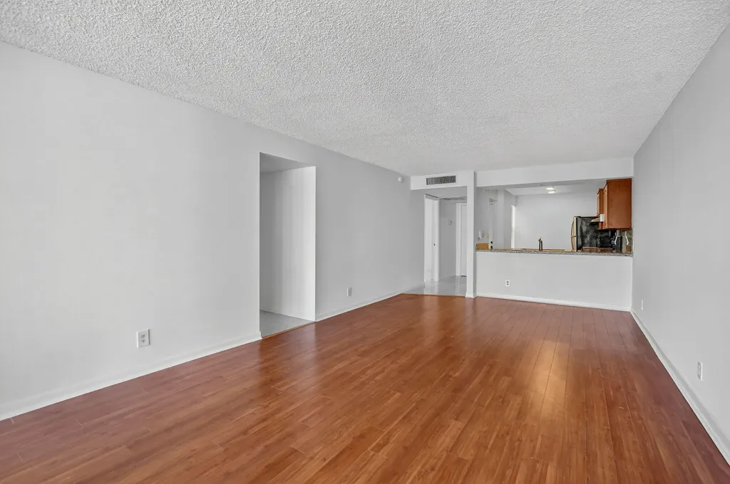 11 Royal Palm Way Boca Raton FL 33432