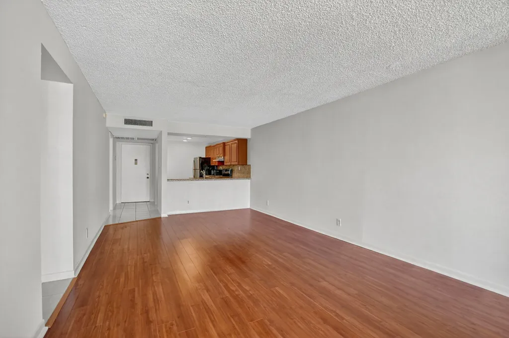 11 Royal Palm Way Boca Raton FL 33432