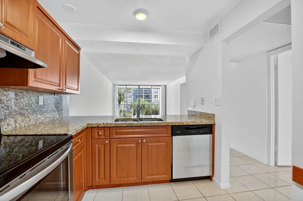 11 Royal Palm Way Boca Raton FL 33432