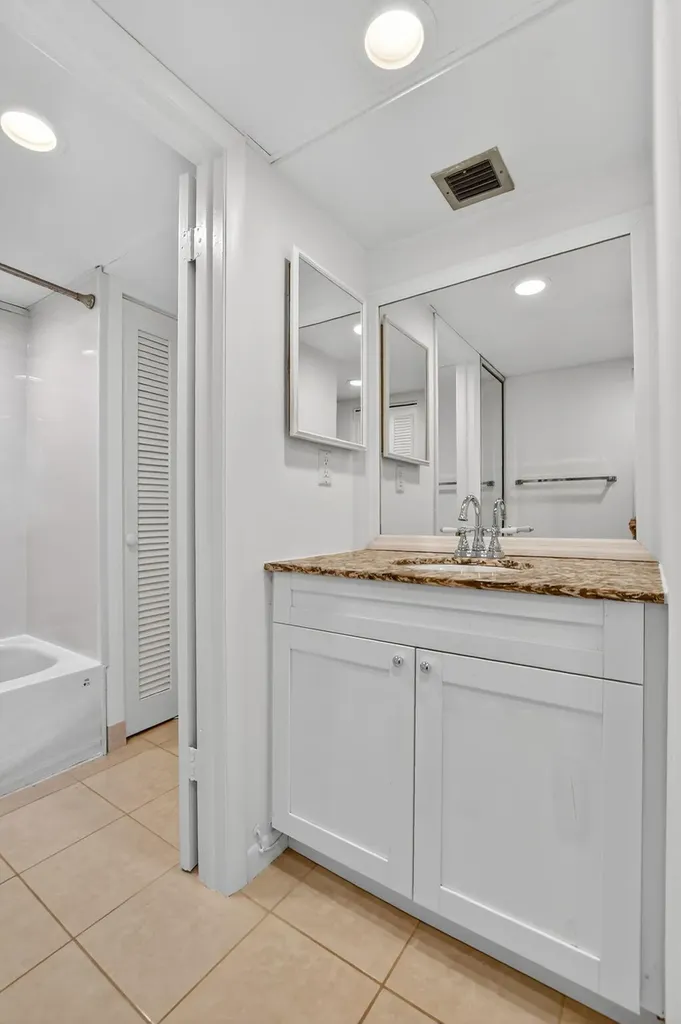 11 Royal Palm Way Boca Raton FL 33432