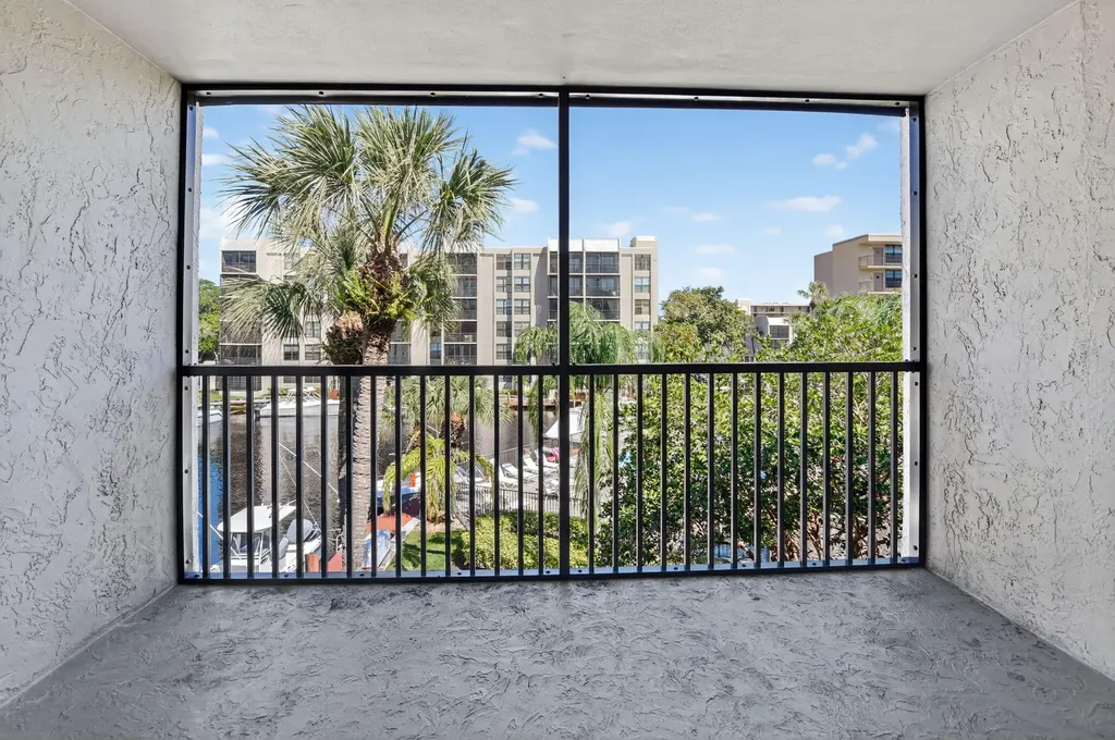 11 Royal Palm Way Boca Raton FL 33432