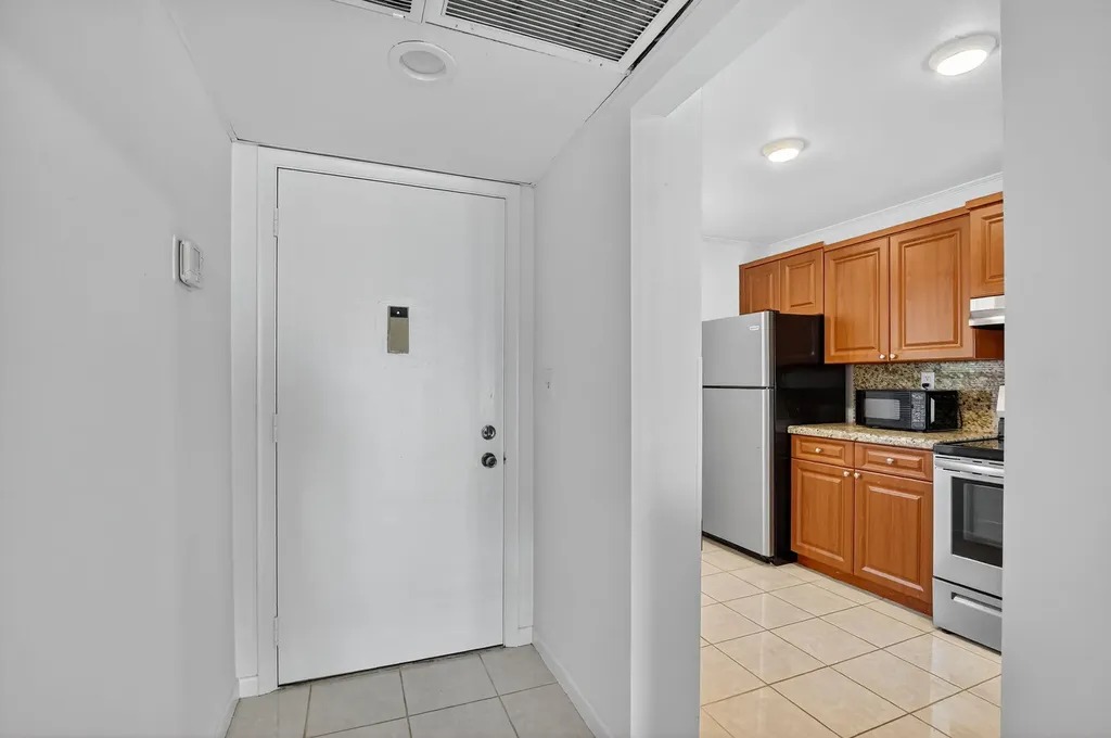 11 Royal Palm Way Boca Raton FL 33432