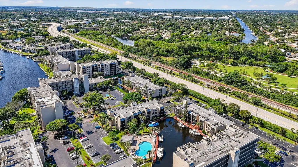 11 Royal Palm Way Boca Raton FL 33432