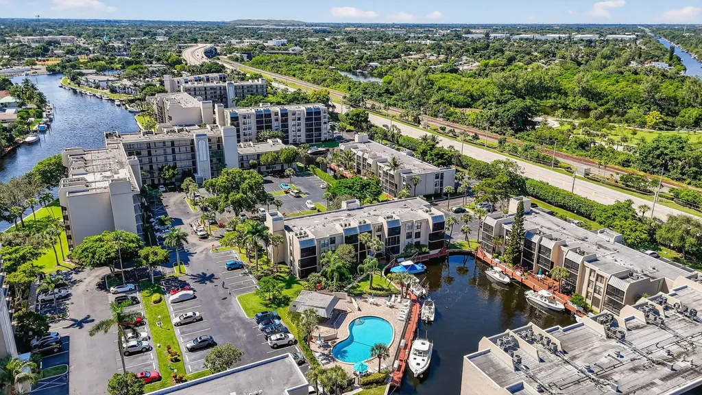 11 Royal Palm Way Boca Raton FL 33432