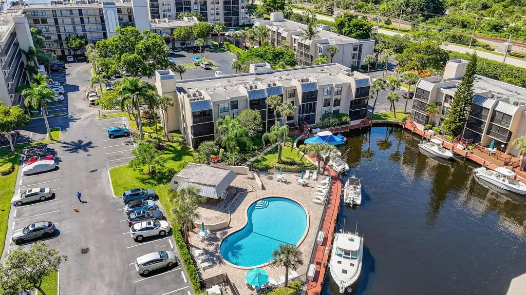 11 Royal Palm Way Boca Raton FL 33432