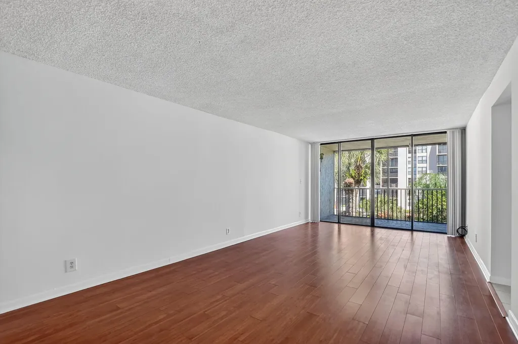 11 Royal Palm Way Boca Raton FL 33432