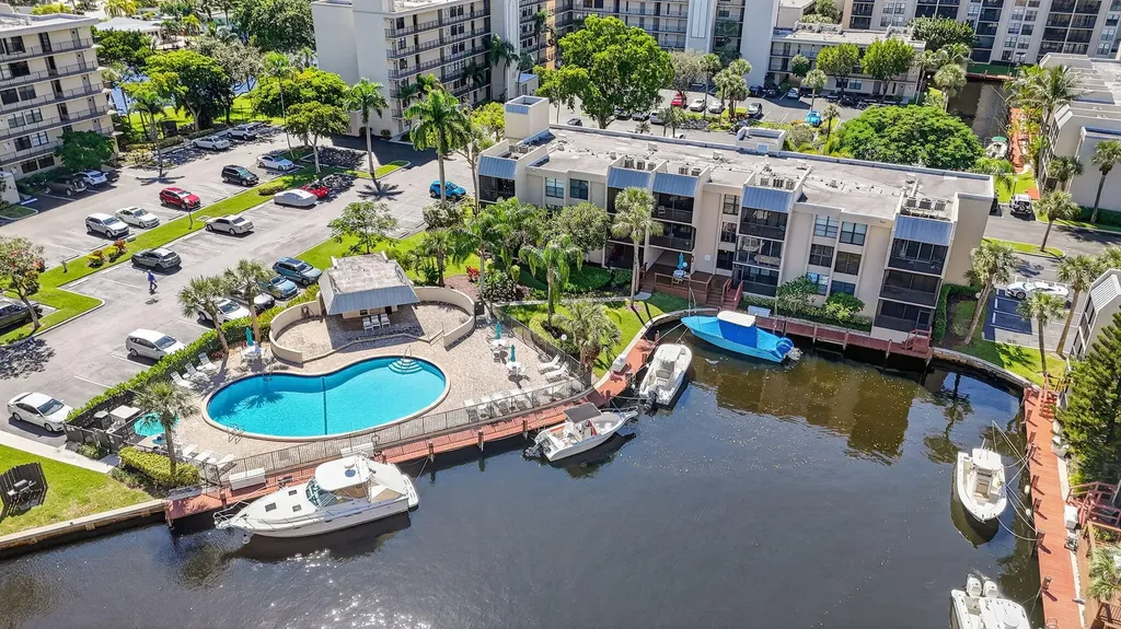 11 Royal Palm Way Boca Raton FL 33432