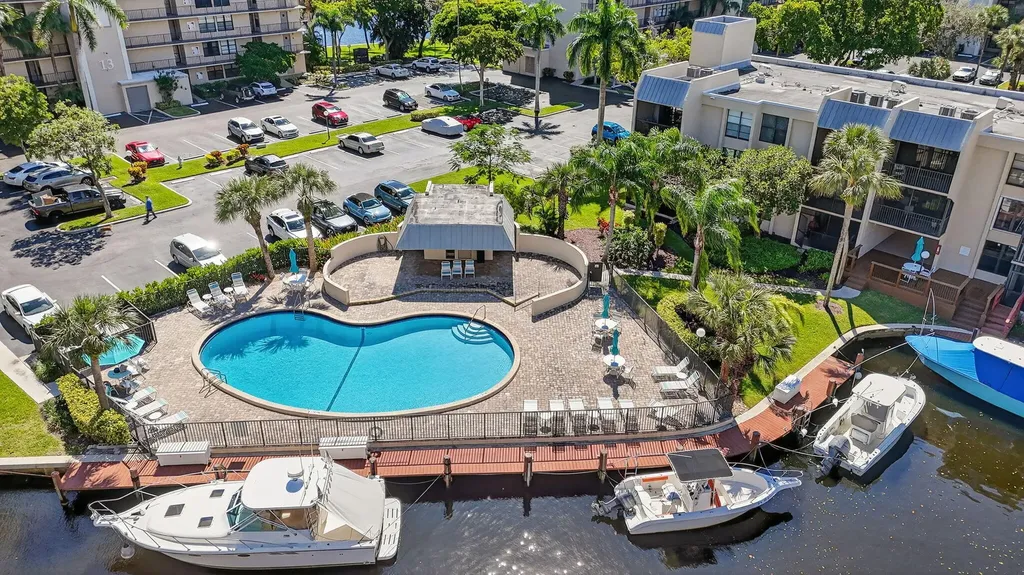 11 Royal Palm Way Boca Raton FL 33432