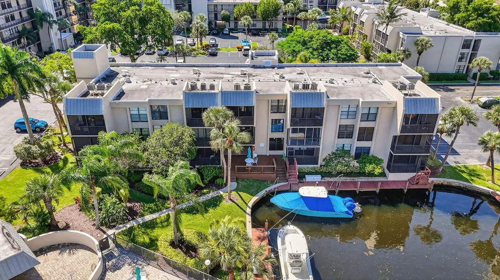 11 Royal Palm Way Boca Raton FL 33432