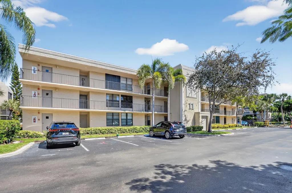 11 Royal Palm Way Boca Raton FL 33432
