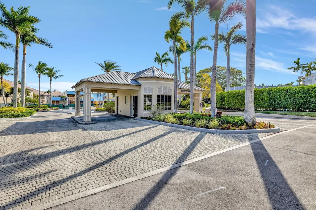 11 Royal Palm Way Boca Raton FL 33432