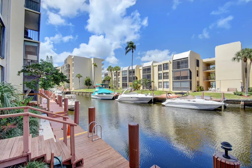 11 Royal Palm Way Boca Raton FL 33432